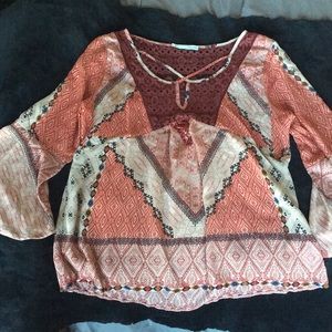 Large Maurice’s flare sleeve top